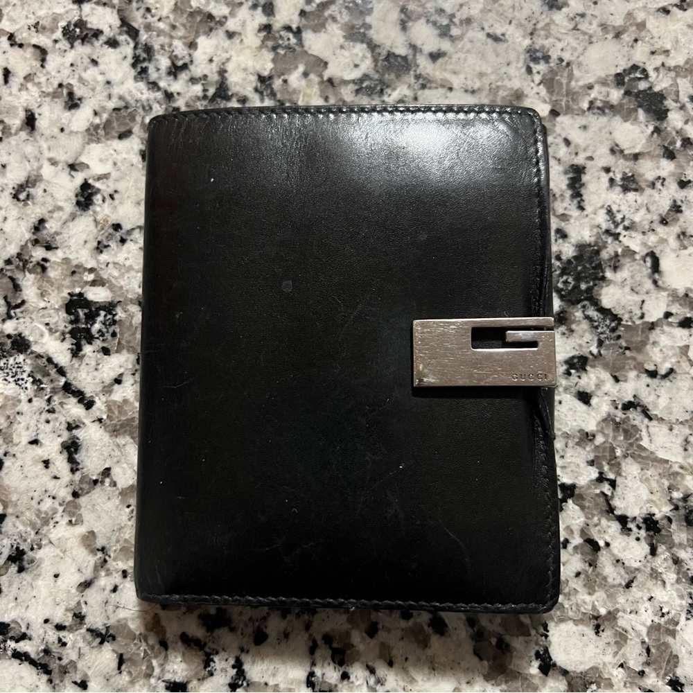 Authentic Gucci Vintage Leather Clip Wallet